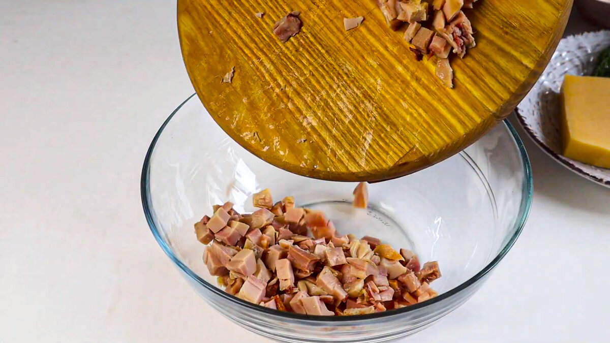 Салат "Турин" Ну очень Вкусный, Нежный, готовится Буквально 10 Минут! Похож на оливье.