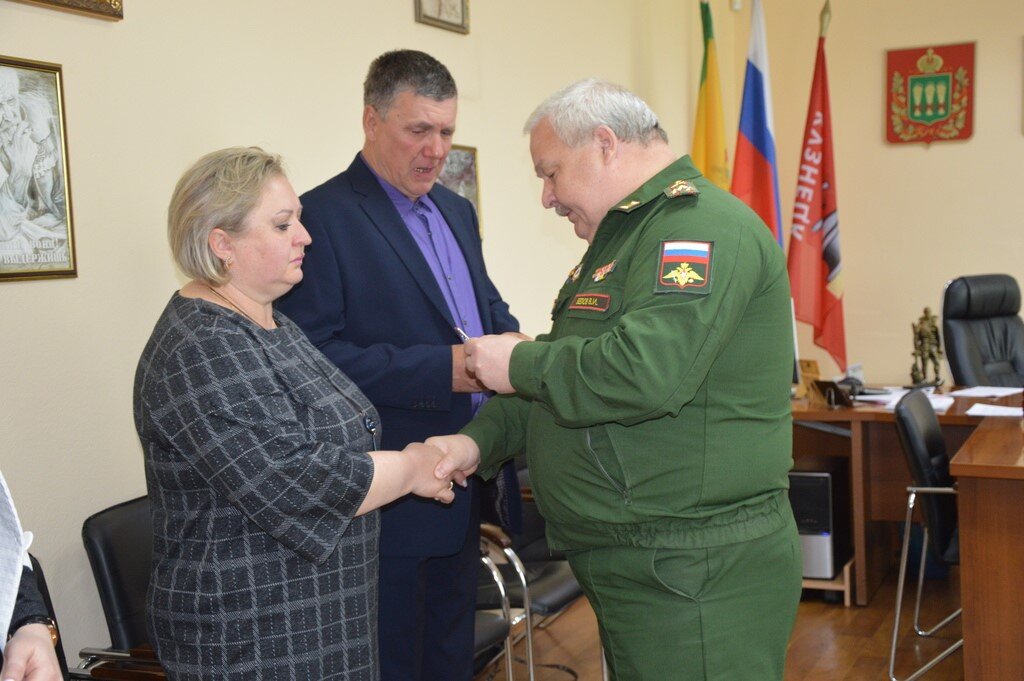 Новости сво 05.03 24. Вручение наград участникам сво. Лабунец вручение медали. Награжденные в Ферзиковском районе участники сво. Осипова военный комиссар Якутска.