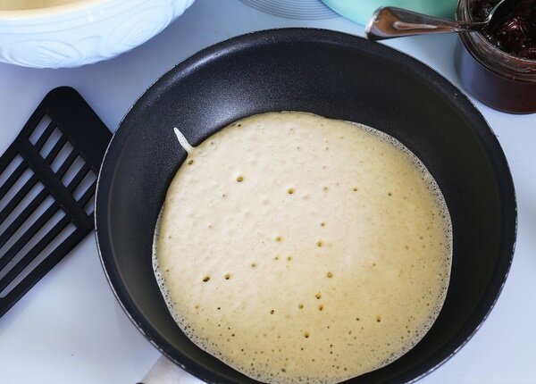 Сладкий пирог со сливовым джемом