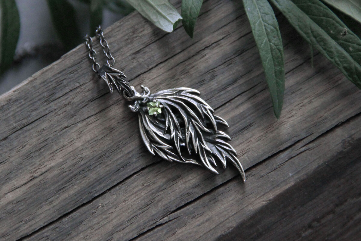 Подвеска "Полынь"  из мельхиора с хризолитом