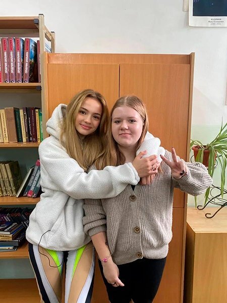Дом вали карнавал в москве фото Школа, толпы фанатов и грязные ботинки: Валя Карнавал вернулась в родное село TD