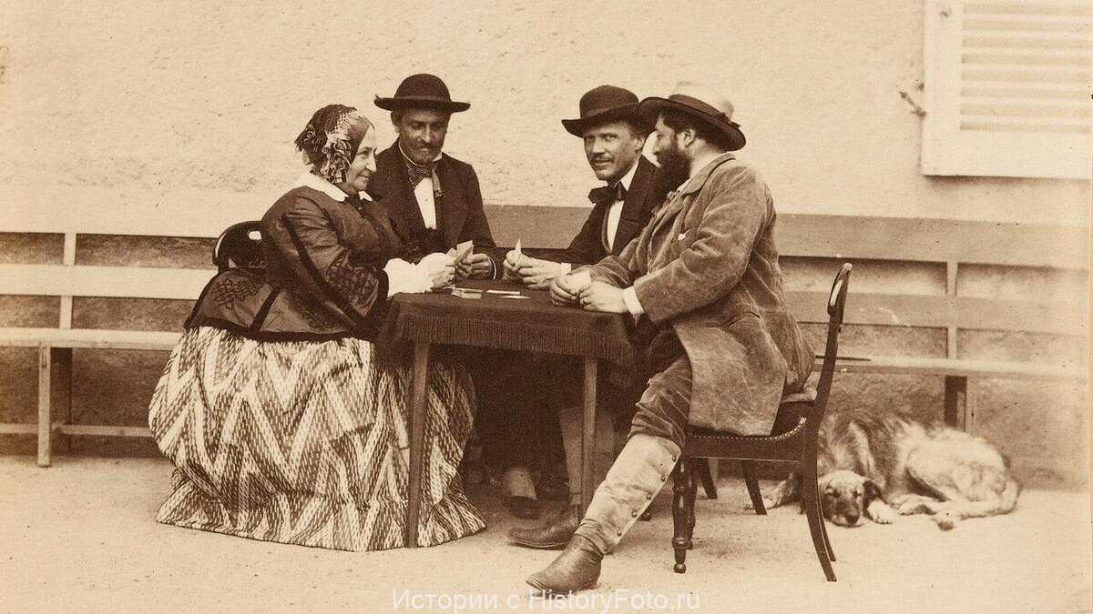 Одна из самых ранних фотографий изображающих карточную игру. США, 1860-е годы.
