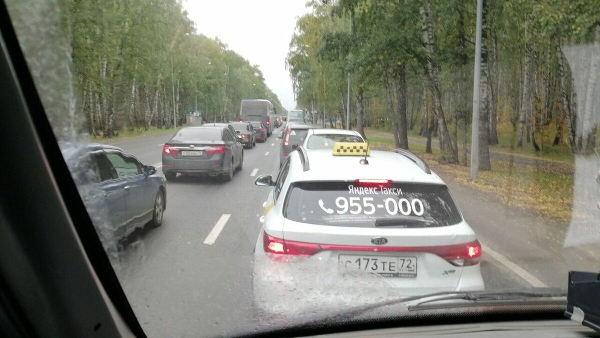     На федеральных трассах в ХМАО, Тюменской, Свердловской и Курганской областей вводится режим повышенной готовности. Инспекторы ГИБДД будут ограничивать скорость до 70 км/ч при задымлении на дороге.