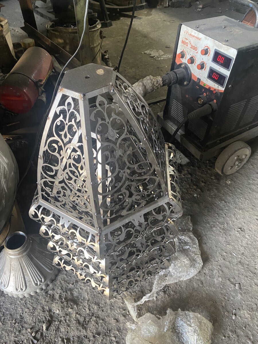 Производство фонарей для улиц Ташкента
