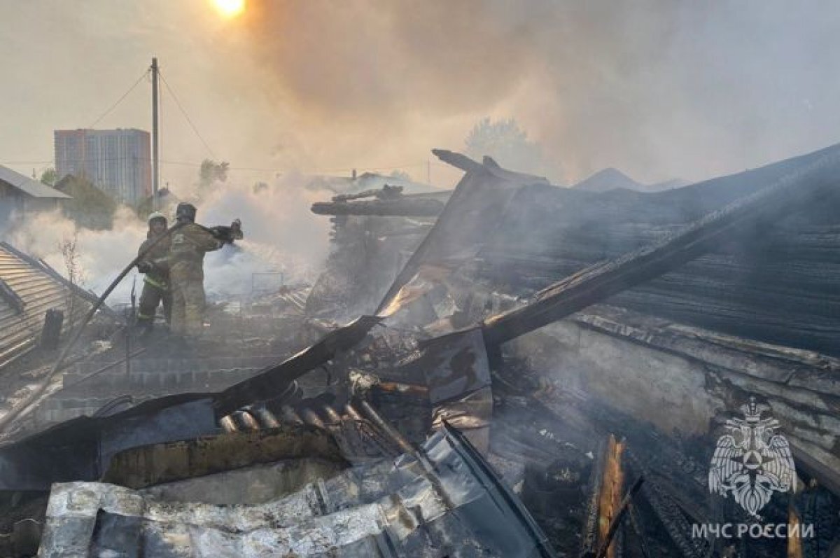    Частный дом полностью сгорел в центре Екатеринбурга