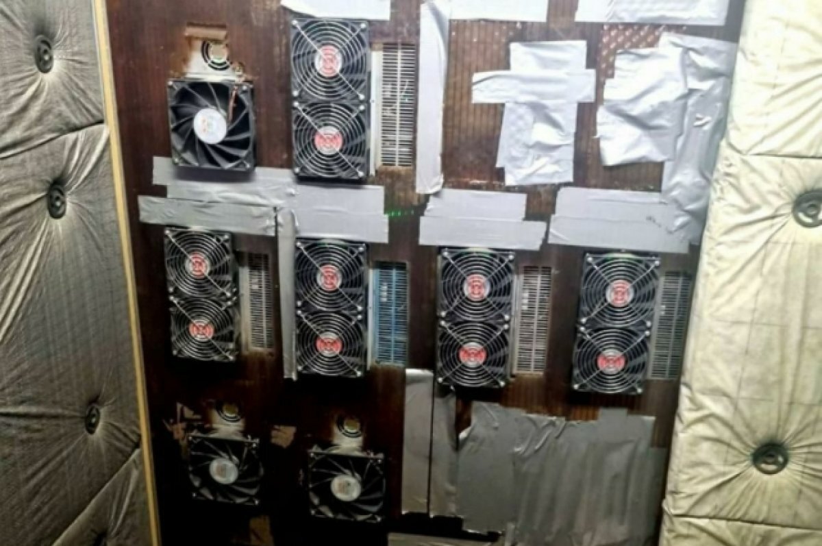    Жильцы дома в Иркутске сами поймали криптовалютчика.