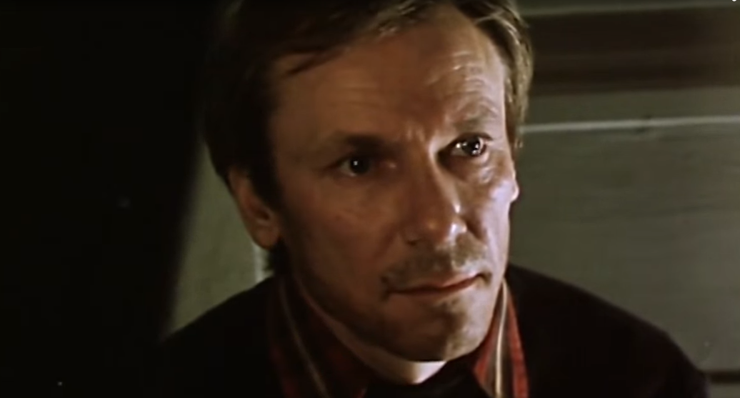 Дмитрий (Сергей Шакуров), кадр из фильма "Всем - спасибо!" (1981)