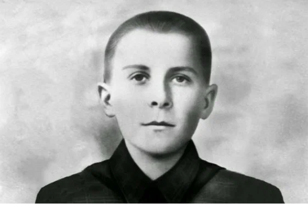      Марат Казей