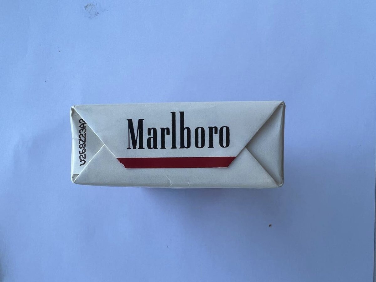 Легендарная марка. Американские сигареты марки. Мальборо красный. Marlboro красный Америка. Старый американский бренд сигарет.