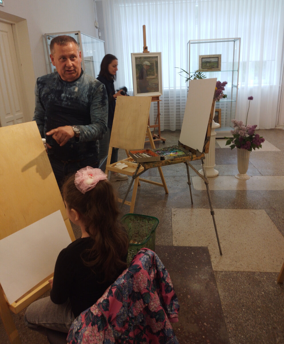 Рисуем сирень с художником Михаилом Левшиным.