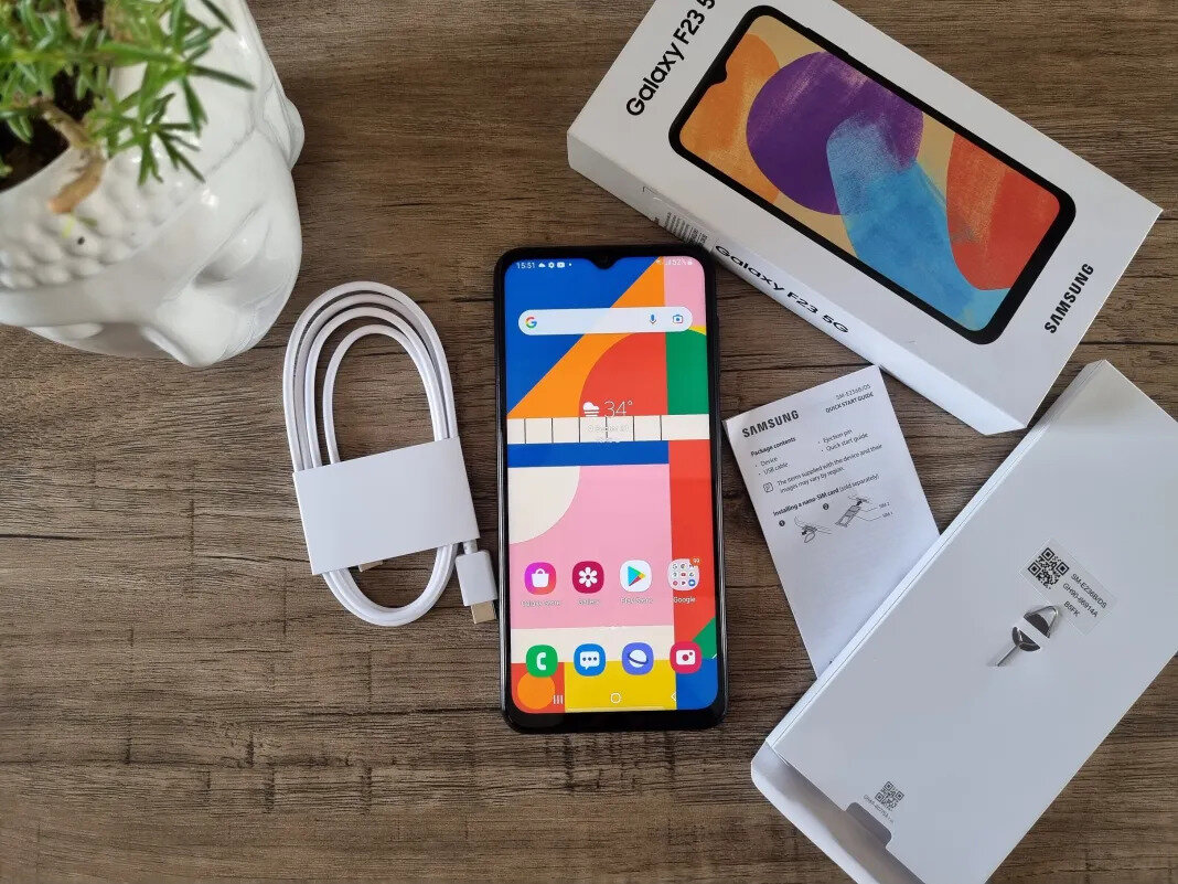 Потребительская упаковка смаортфона с комплектом