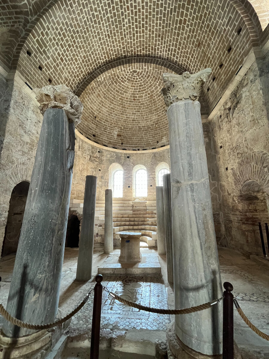 Внутренний вид церкви Святого Николая