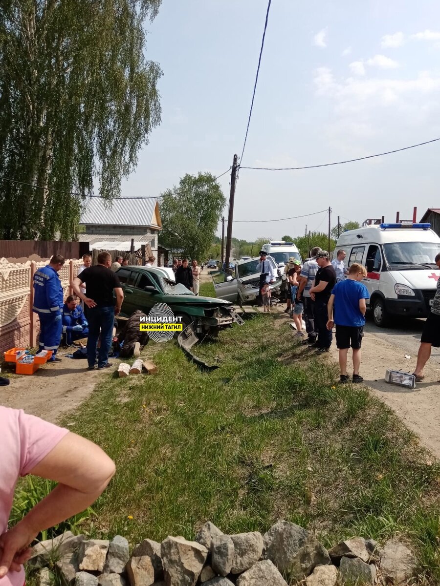 Под Нижним Тагилом УАЗ, вылетевший на встречку, смял «десятку» | Новости Нижнего  Тагила | Дзен