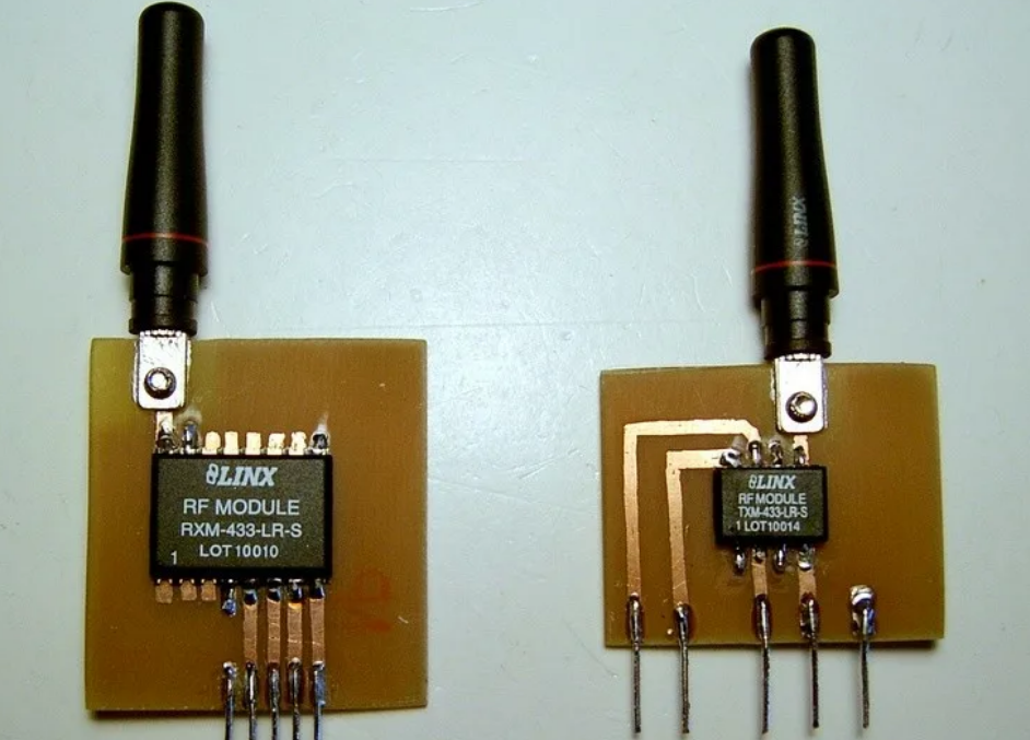 Микросхемы передатчиков. Усилитель сигнала передатчика 433 МГЦ. Передатчик 433 МГЦ f113. Микросхемы приемопередатчик 433 МГЦ. Усилитель для передатчика 433 МГЦ.