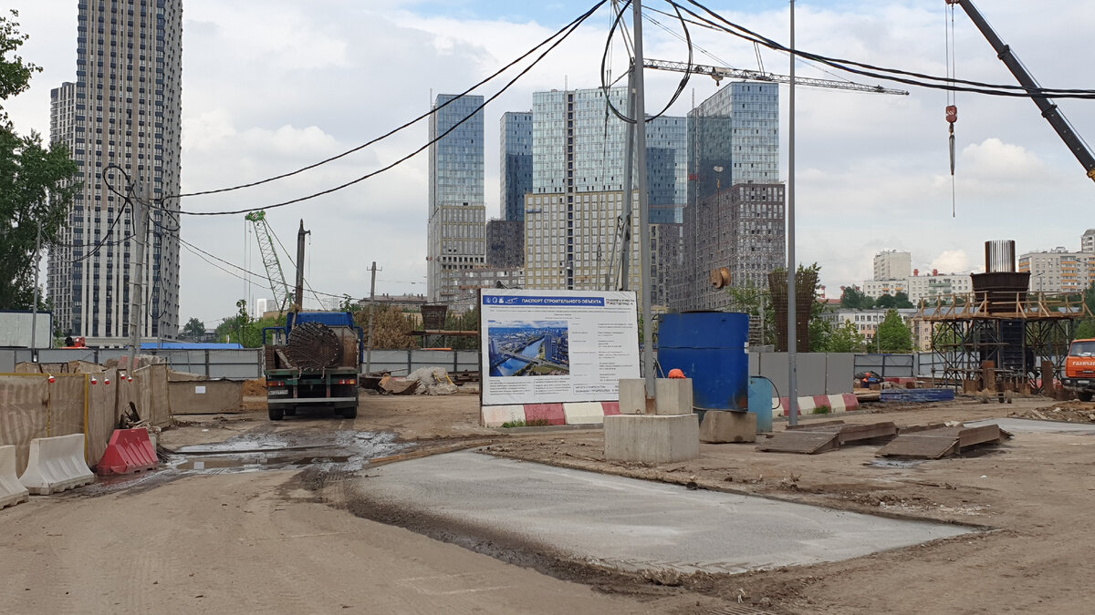 Вид с Берегового проезда в сторону Шелепихинской набережной