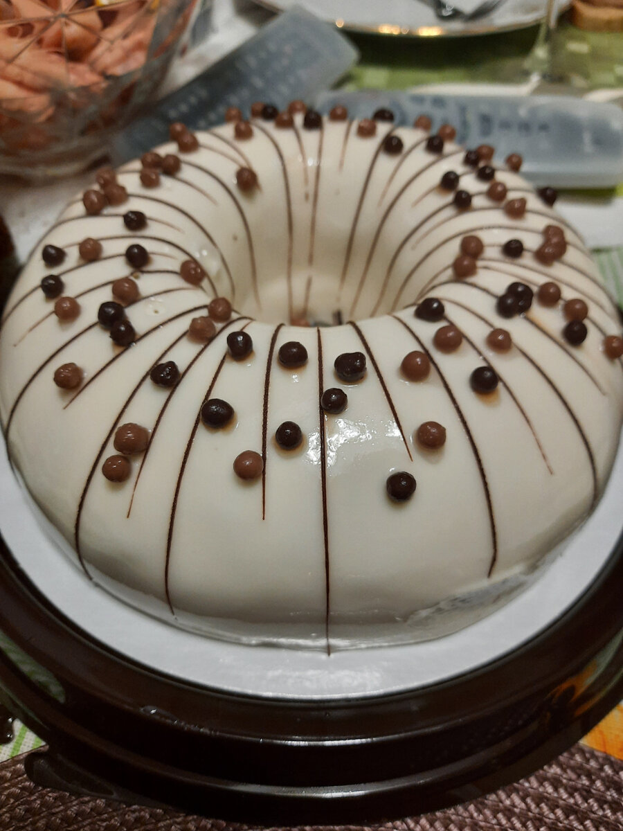 Фото хлеба или очереди нет, так что будет торт :))