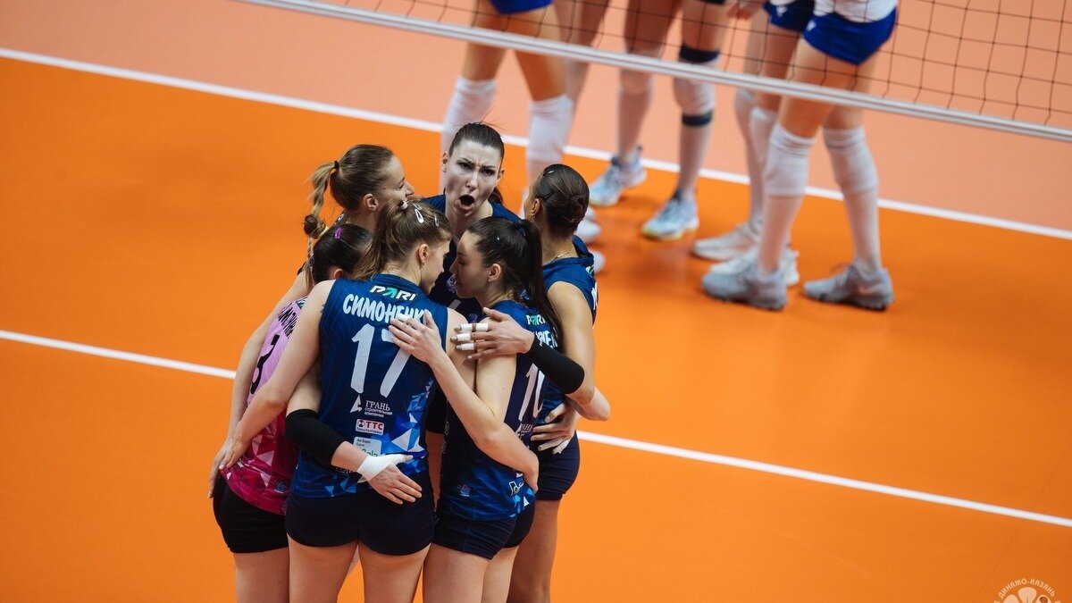     Сербский специалист Зоран Терзич стал новым главным тренером казанского волейбольного клуба «Динамо-Ак Барс». Об этом сообщила пресс-служба команды.