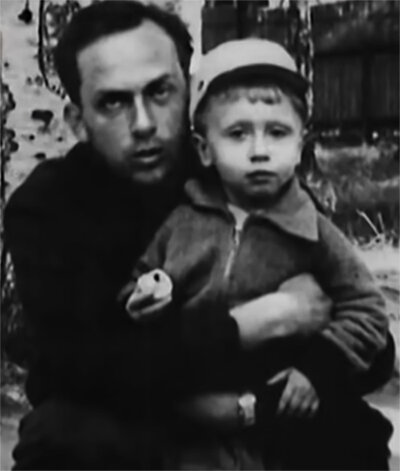 Муж Анатолий Успенский и сын Володя