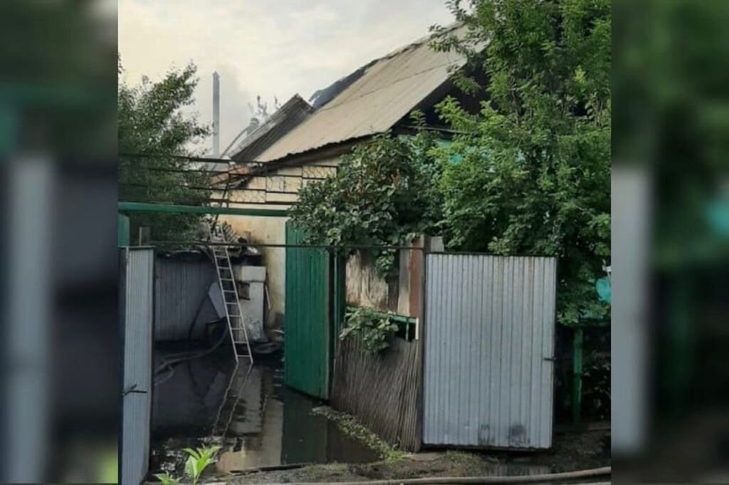    В Оренбурге на пожаре в частном доме погибли мужчина и женщина