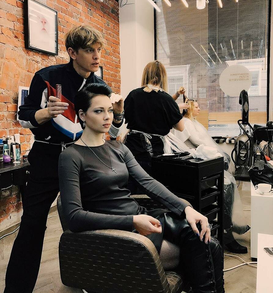 Влад лисовец парикмахерская контора. Салон влада лисовца официальный. Лисовец контора. Лисовец контора. Парикмахерская влада лисовца москва.