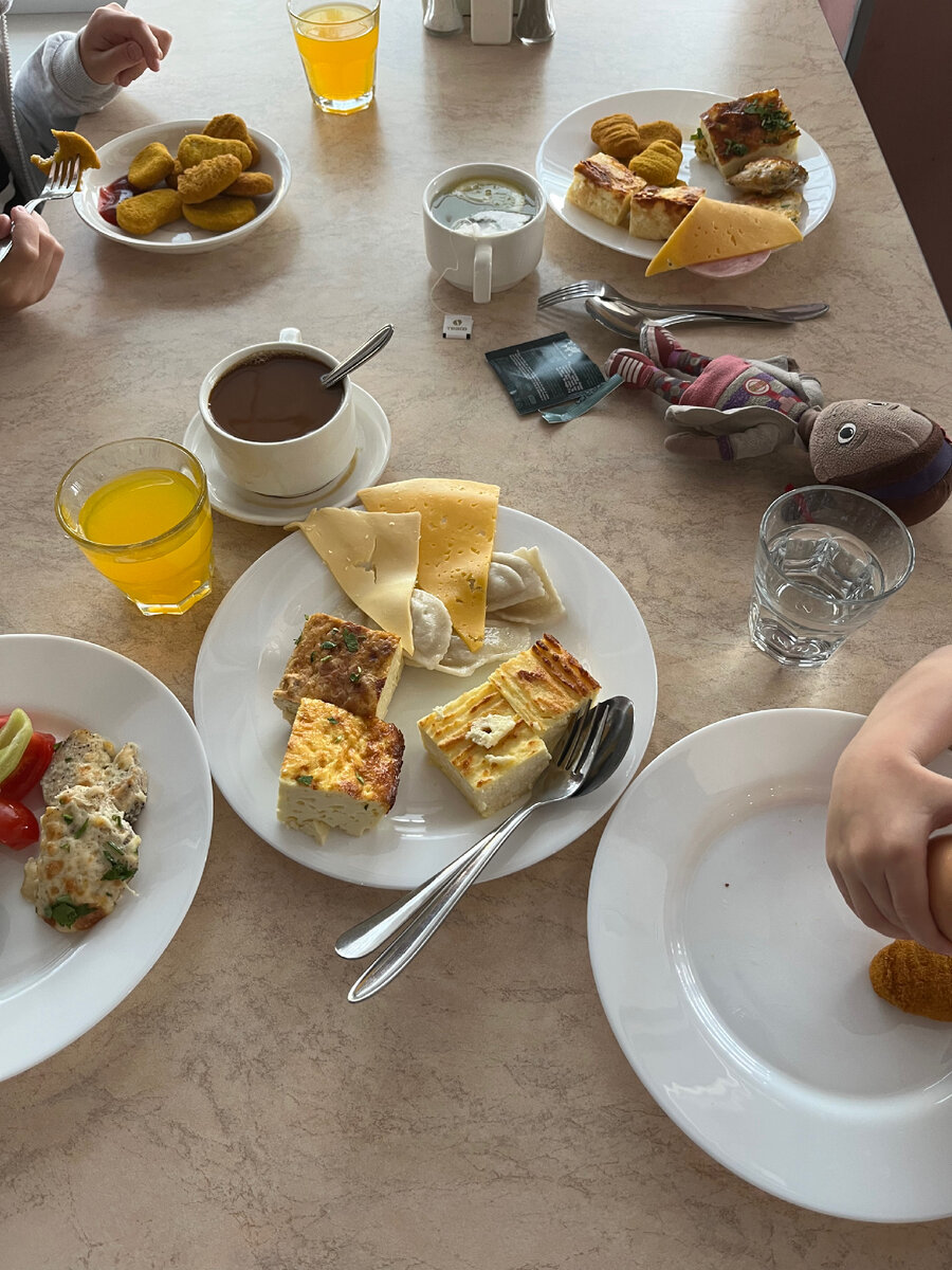 В такую погоду остаётся только есть))