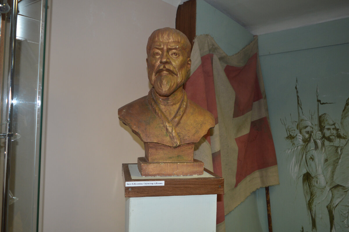 Бюст Е. Пугачёва в краеведческом музее г. Бугульмы.