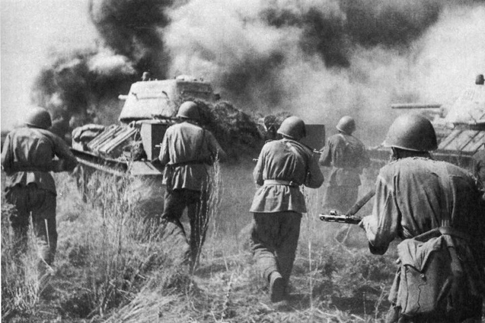    Василий Степанович служил пулеметчиком в 5-ой Ставропольской кавалерийской дивизии имени Михаила Блинова.