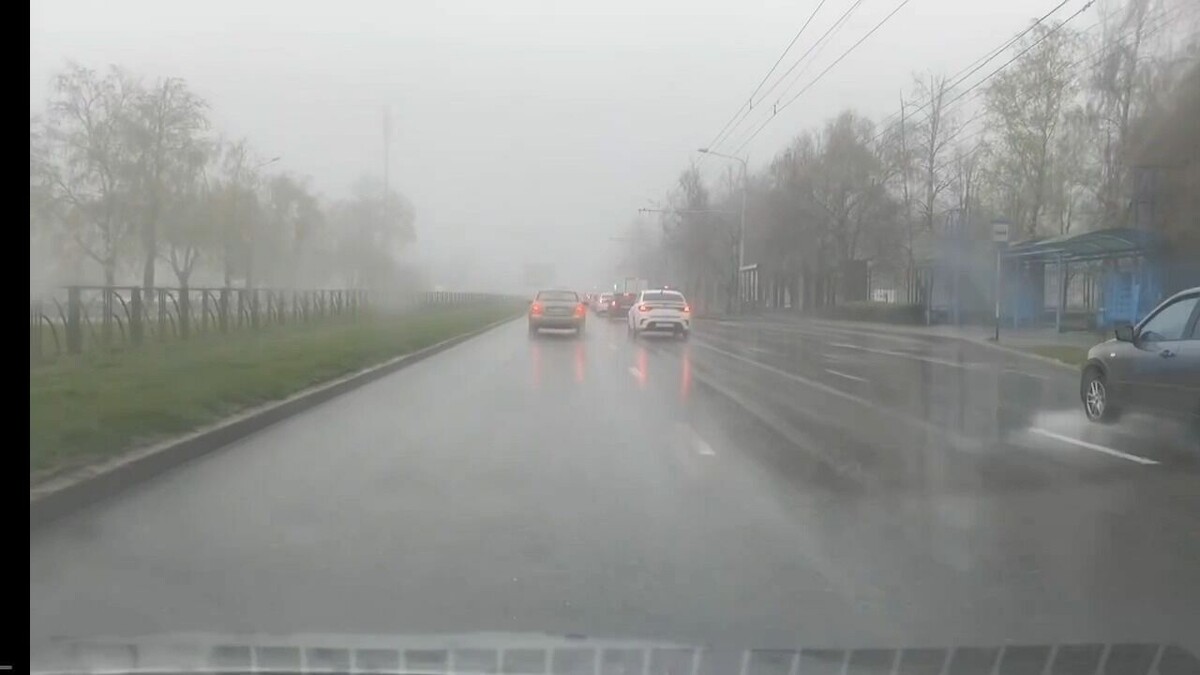    На Ставропольский край в четверг, 13 апреля, опустился туман и начались дожди, предупредили в региональном УГИБДД.