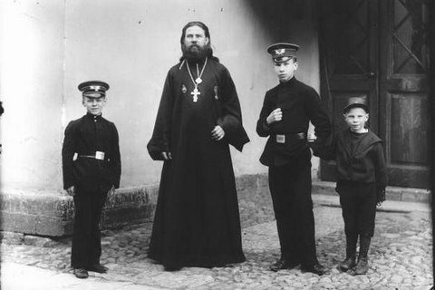 Мальчиковая школьная форма Российской империи. Источник: examen.ru