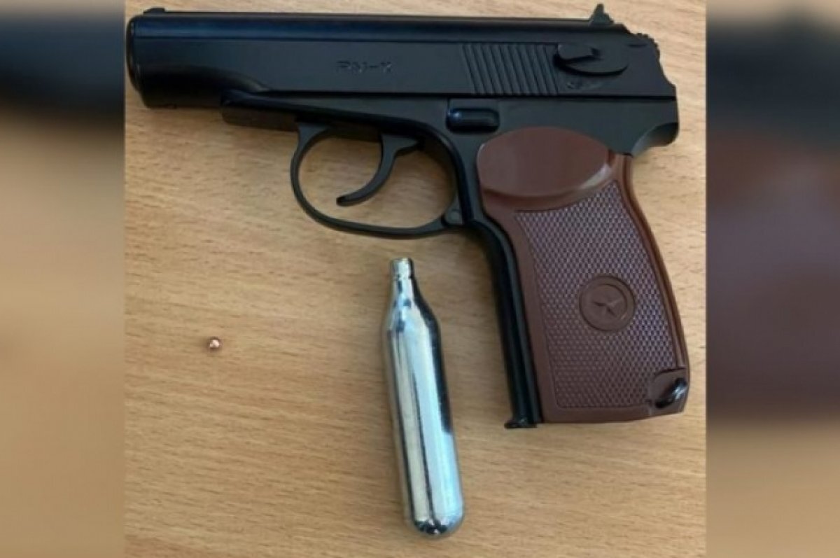    На открывшего стрельбу в петербургской школе парня завели уголовное дело