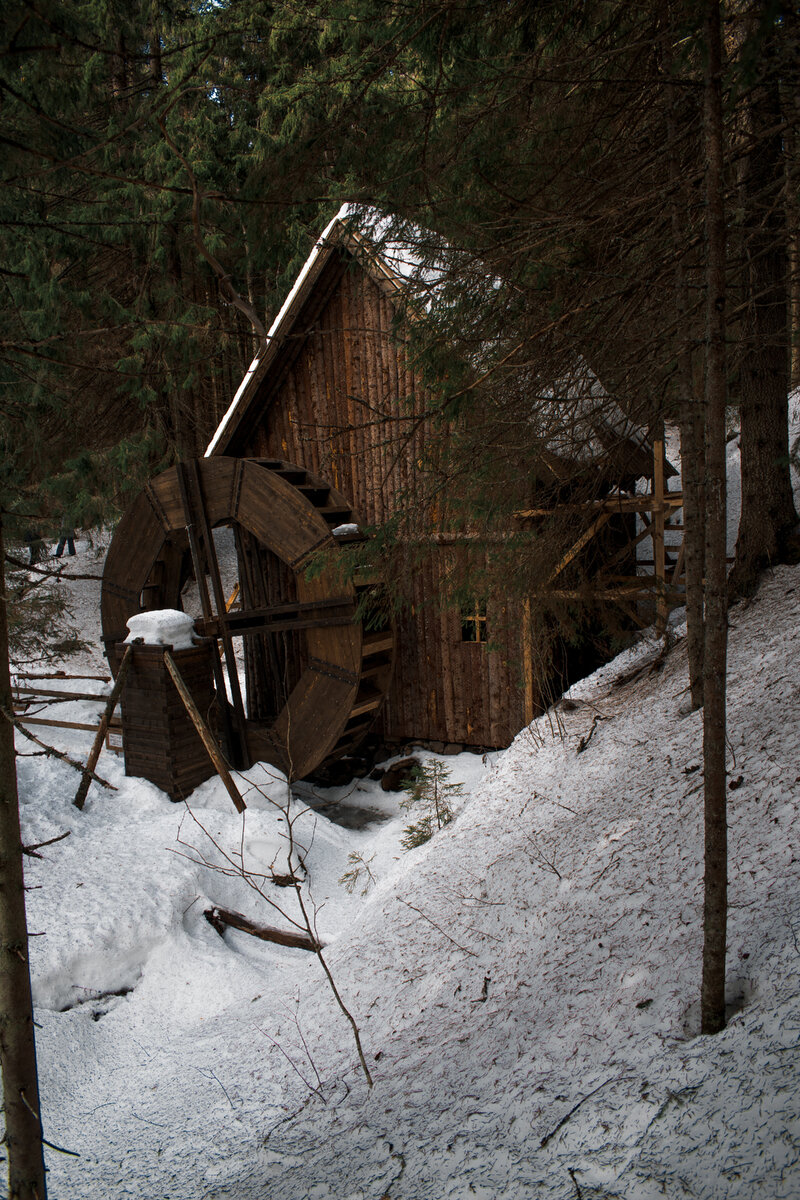 ".. старая водяная мельница в лесах Карелии"