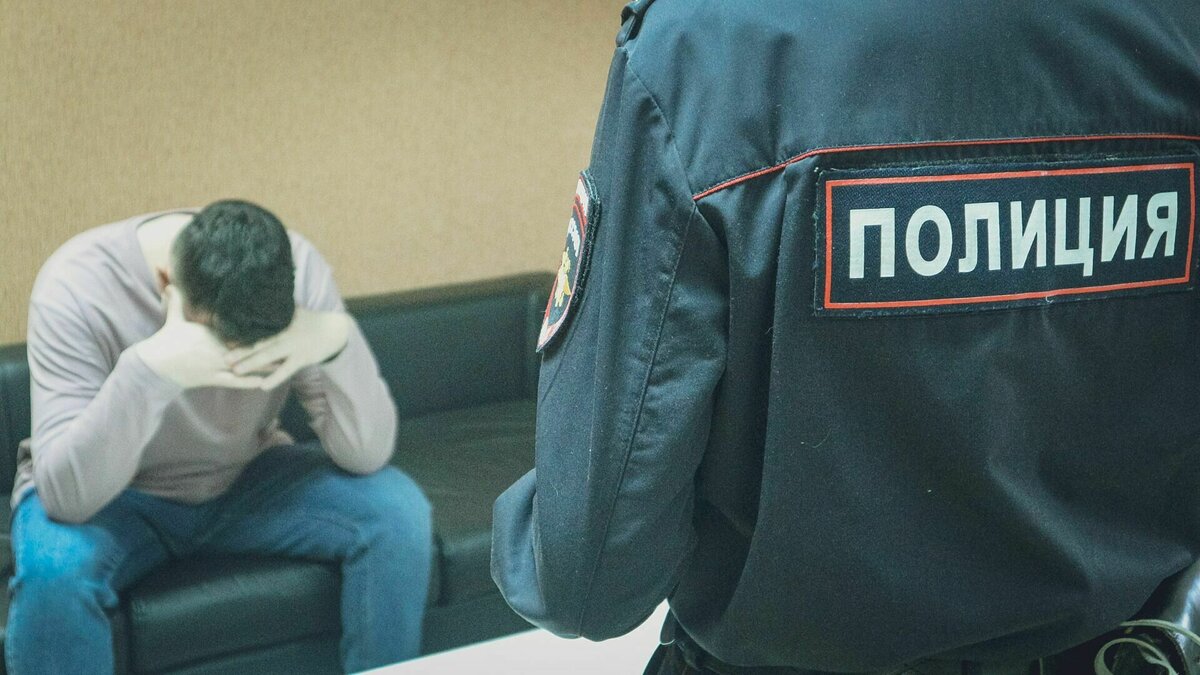     16-летнего подростка приговорили к году лишения свободы в воспитательной колонии в Волжском, сообщает региональная прокуратура. Угрожавшего директору ножом мальчика признали виновным в хулиганстве.