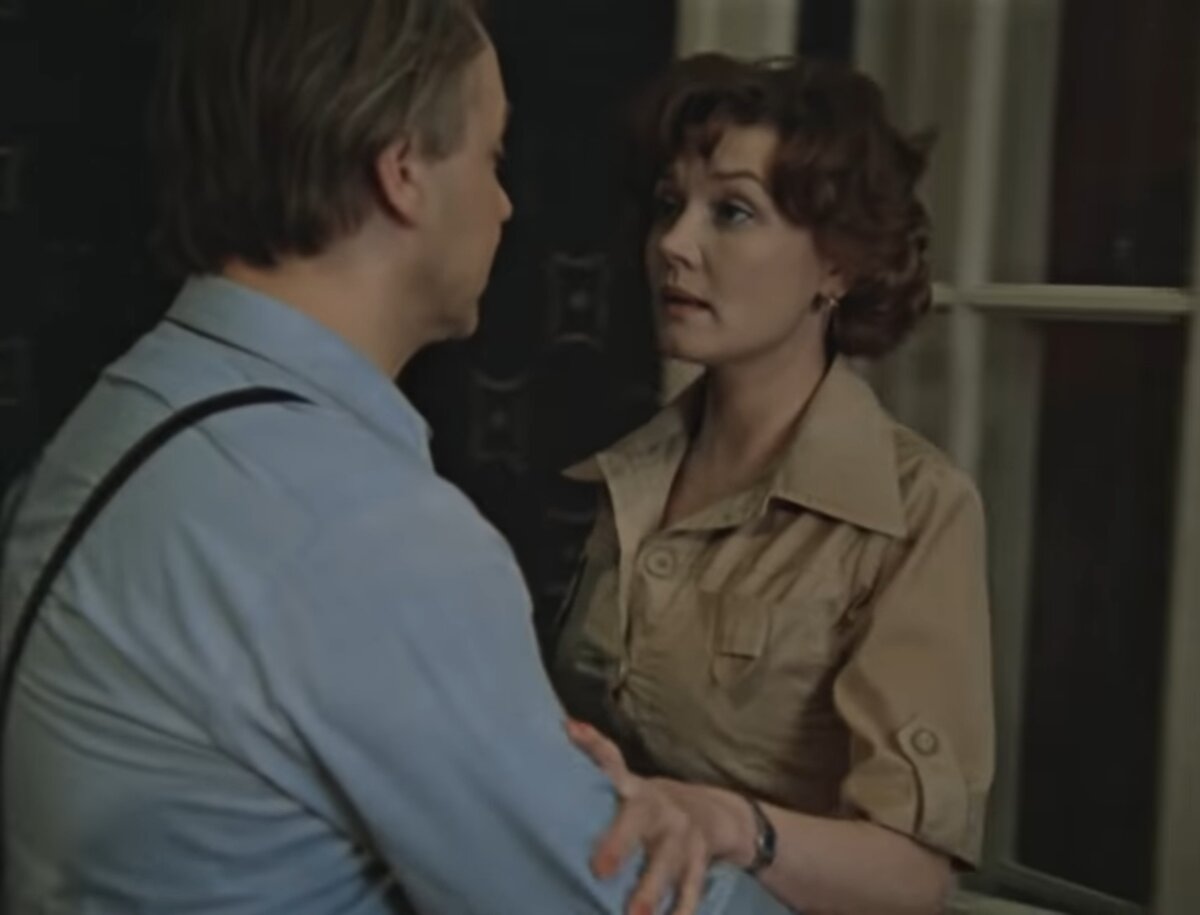 - Жутко соскучился! Кадр из фильма "Москва слезам не верит" Скриншот