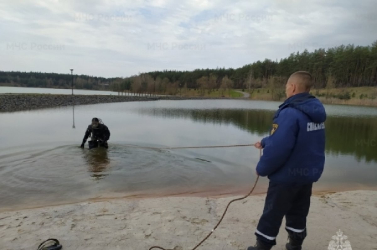    Водолазы белгородского МЧС обследуют дно водоёмов перед купальным сезоном