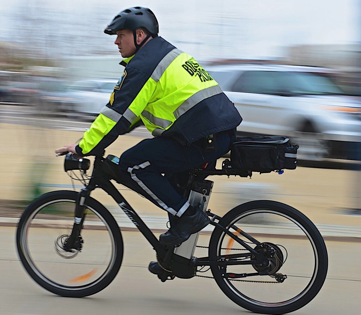 Вело полиция. Trek Police 2014. Полиция на велосипедах. Полицейский велосипед. Милицейский велосипед.