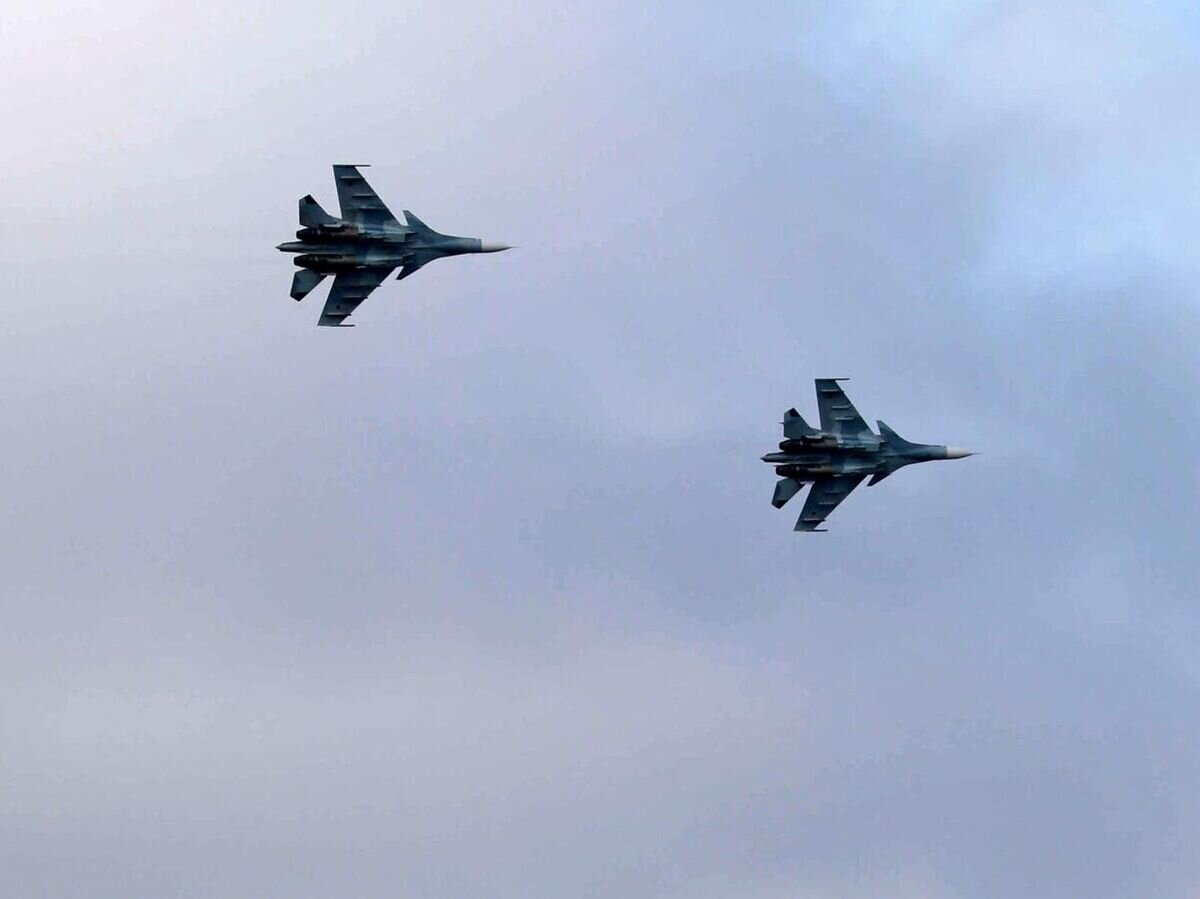    Многоцелевые истребители Су-30СМ во время совместных учений в Черном море© РИА Новости / Алексей Дружинин