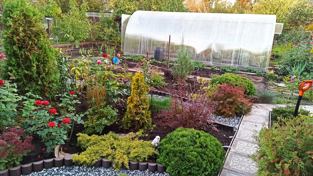 Вид от веранды у дома