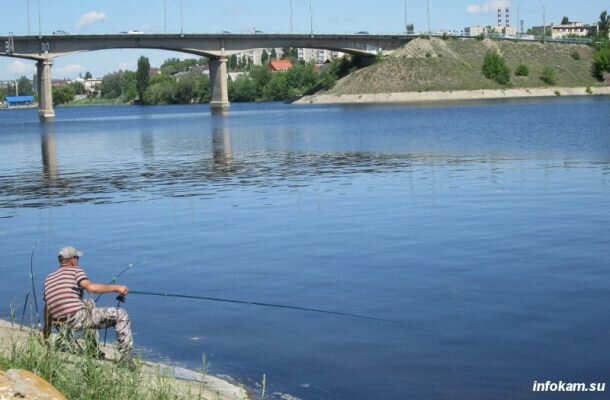    На берегу Камышинки до сих пор можно встретить рыбаков