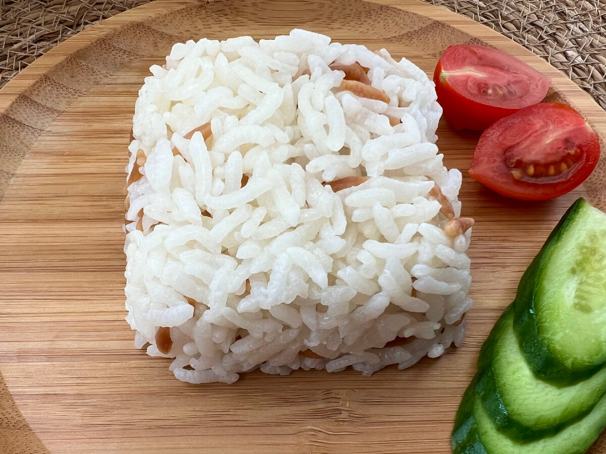 Рассыпчатый рис на гарнир в кастрюле