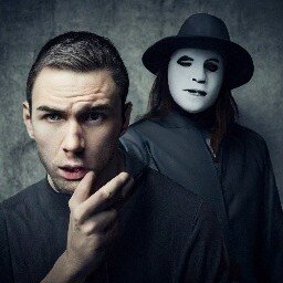 Его признания в любви - лишь маска.  (Рисунок сгенерирован в нейросети)