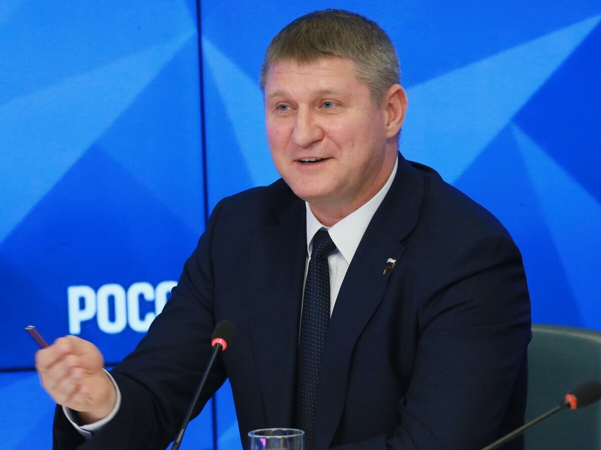    Депутат Государственной Думы РФ Михаил Шеремет во время круглого стола на тему: "Крым – открытая трибуна" в пресс-центре МИА "Россия сегодня"© РИА Новости / Александр Натрускин