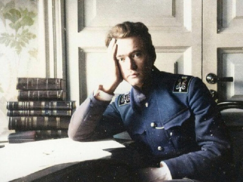 Михаил Зворыкин незадолго до Революции 1917 года (фото раскрашено с помощью нейросети)