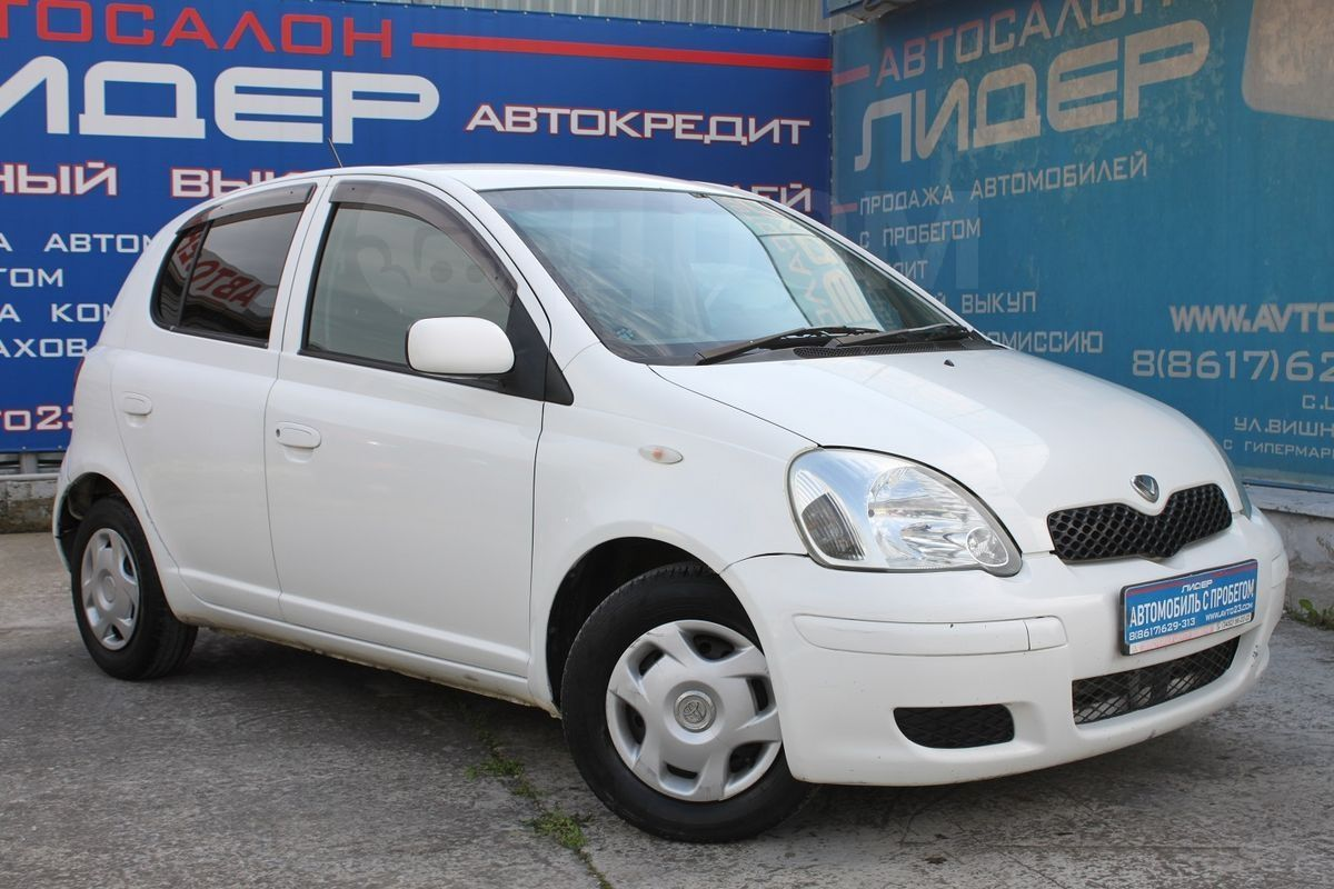 Особенно много стали брать кредиты на главную мечту - автомобиль. (салон 2003 года)