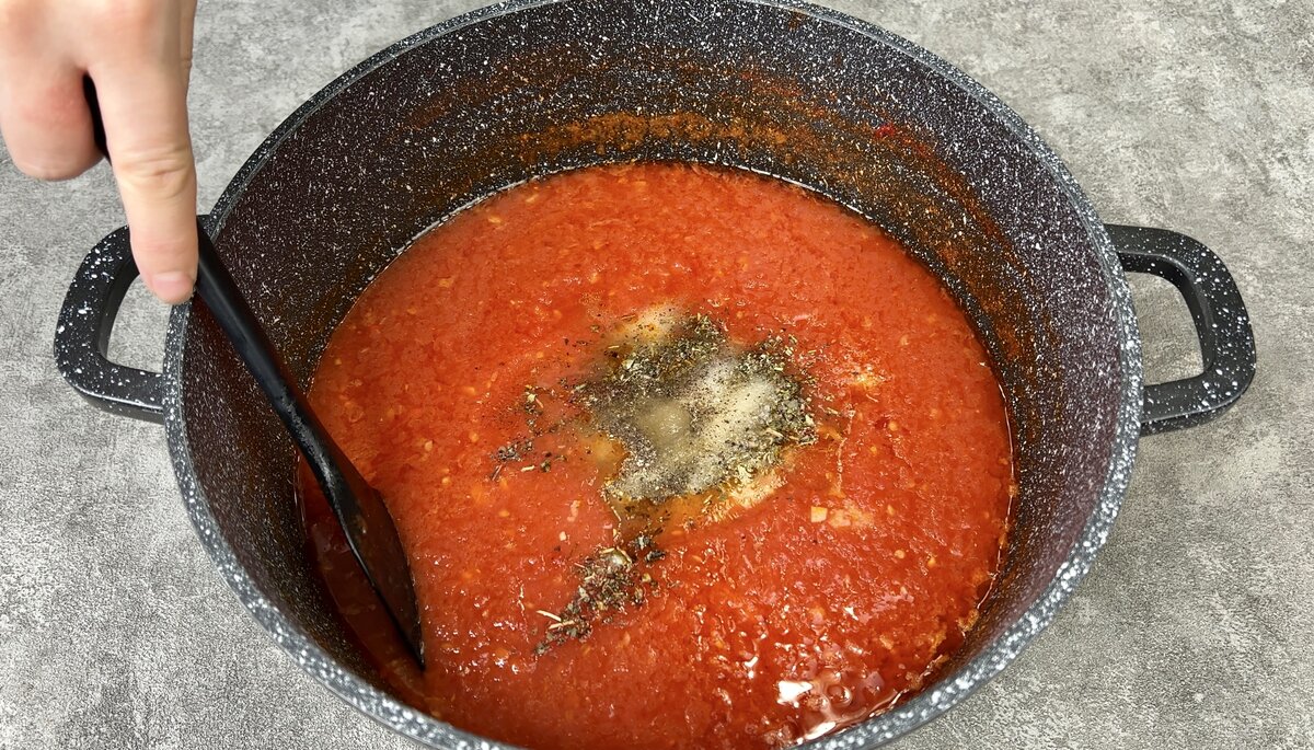 Такой соус я готовлю круглый год: простой, очень вкусный и подходит ко всему (знаменитый соус "Маринара")