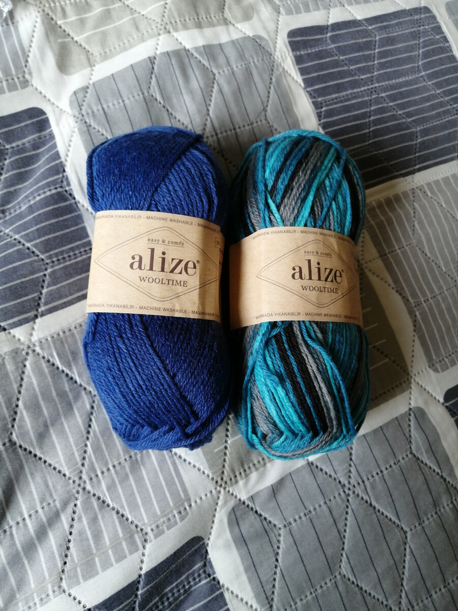 Синий в реальности не такой яркий... 