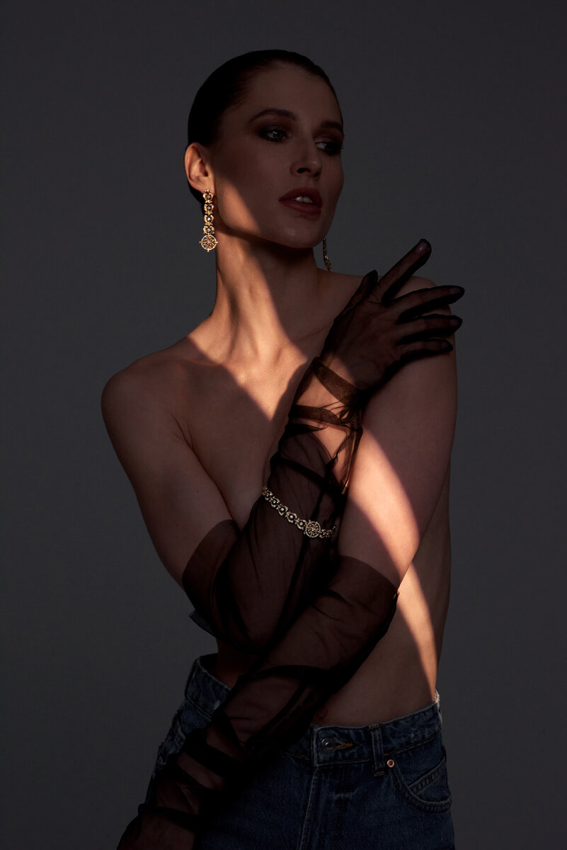 Комплект "Империя"- браслет, длинные серьги, золото 585 пробы, прозрачные бриллианты высшей категории. Ювелирный дом RODIS