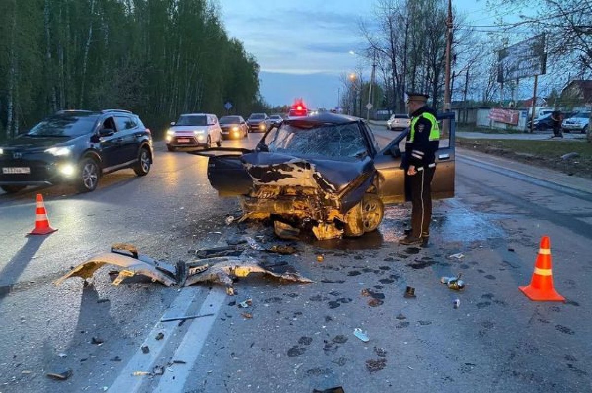    Под Екатеринбургом в аварии один человек погиб и четверо пострадали