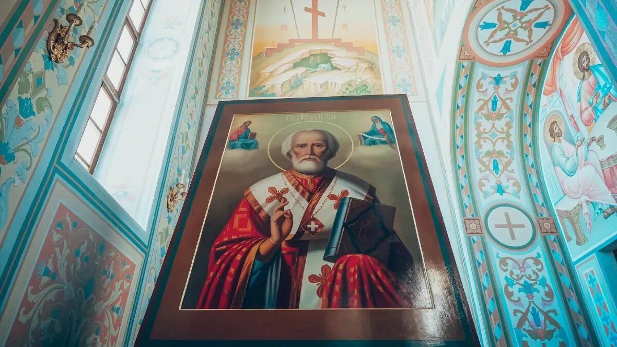 Иконы, где святитель с непокрытой головой, народ относит к «летним». Фото: almet-eparhia.info