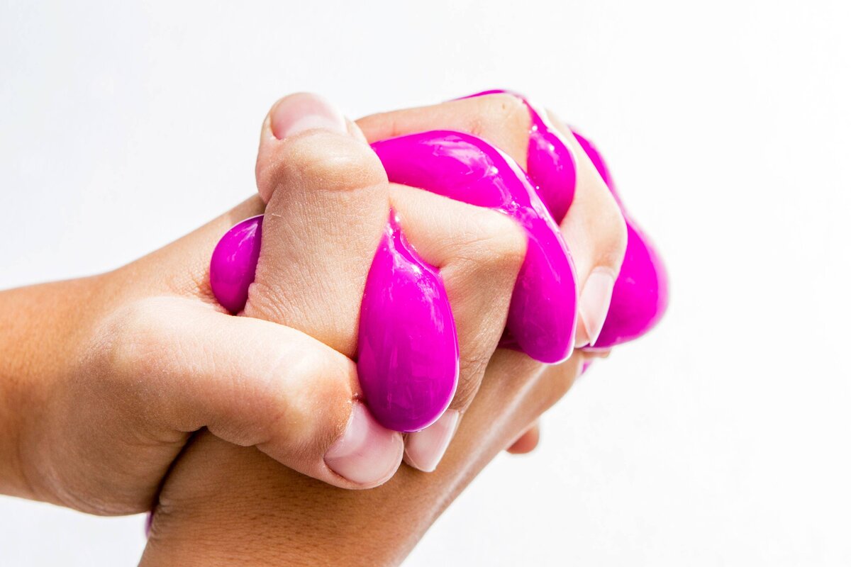    Предлагаем познакомиться с рецептами слаймов на основе жидкого мыла: такой ингредиент есть в каждом домеistockphoto.com