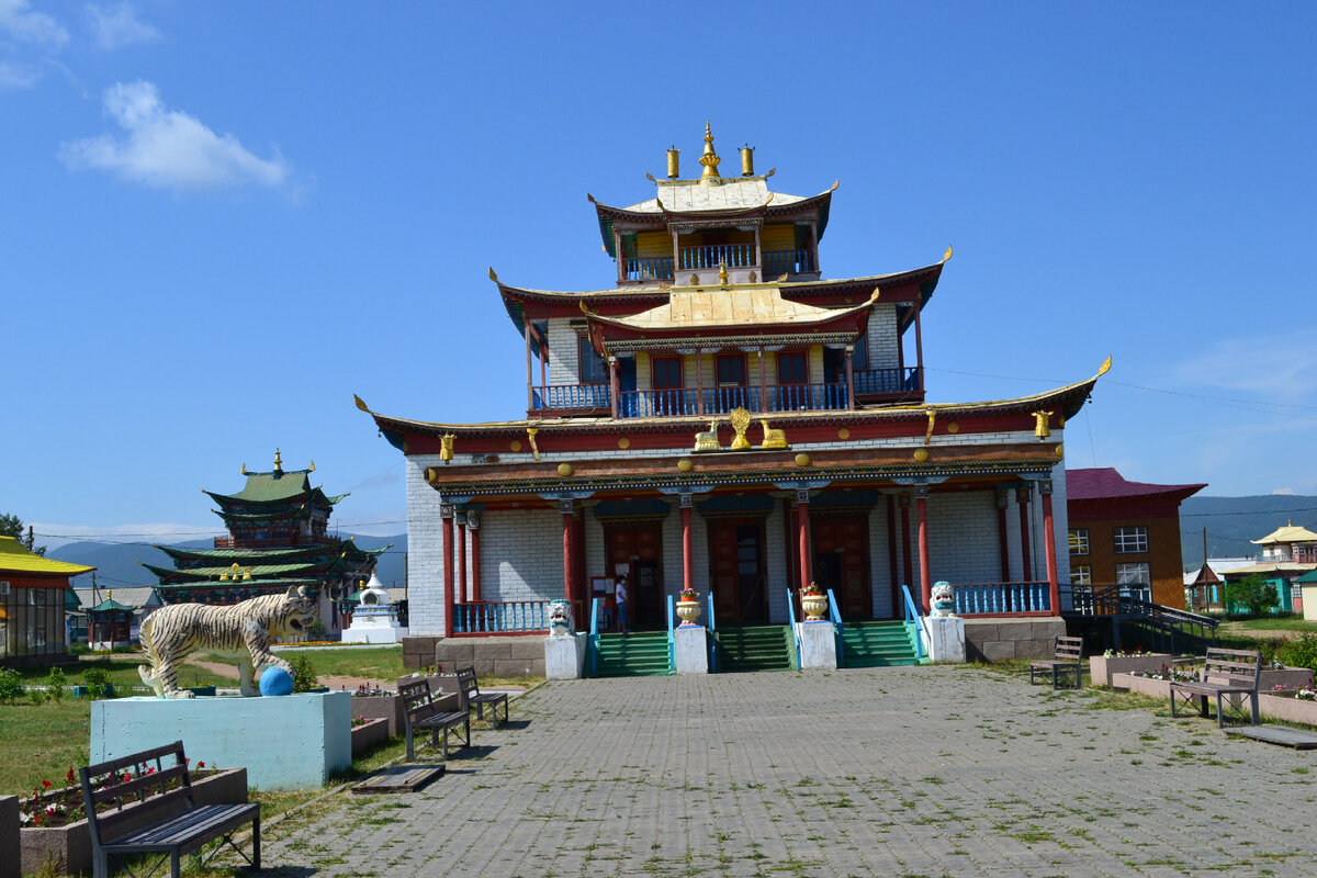 Дацан как доехать. Иволгинский дацан бурятия внутри. Еравна дацан. Иволгинский дацан. Иволгинский дацан.